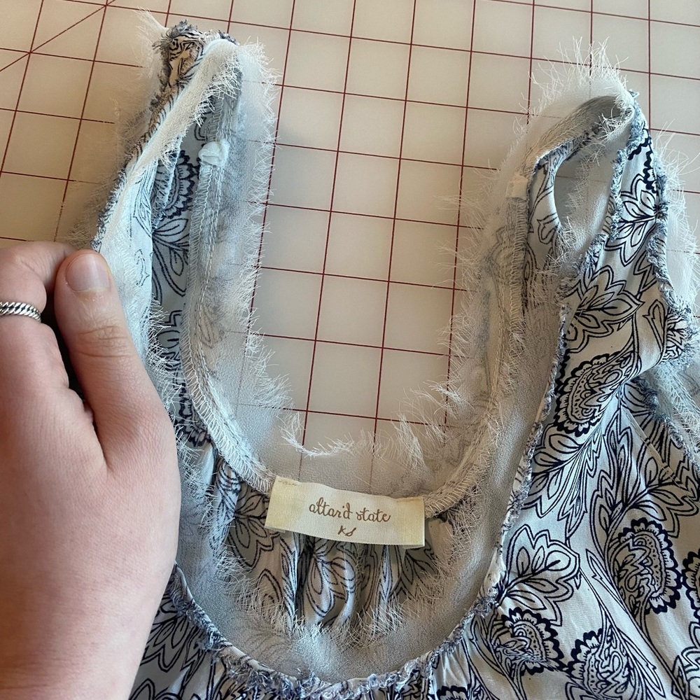 Altar’d State size xs light blue & white feather lace lined boho tank top - Picture 4 of 16